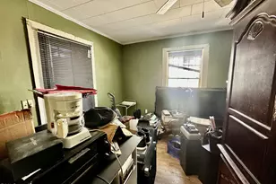 142 Yarborough St, Roxboro, NC 27573 - Photo 3