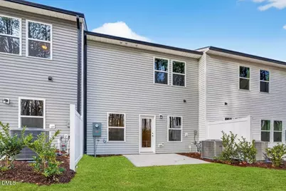 554 Barrington Row Avenue, Zebulon, NC 27597 - Photo 7