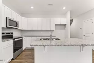 554 Barrington Row Ave, Zebulon, NC 27597 - Photo 11