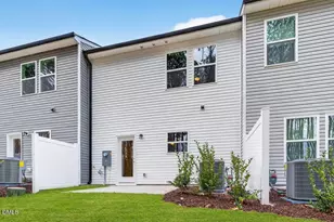 574 Barrington Row Ave, Zebulon, NC 27597 - Photo 7