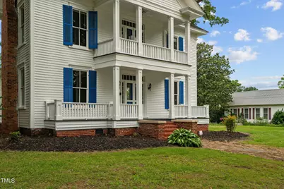 309 Hawkins Avenue, Sanford, NC 27330 - Photo 5