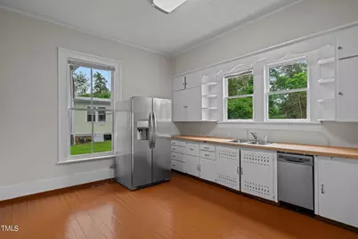 309 Hawkins Avenue, Sanford, NC 27330 - Photo 25