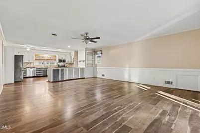 210 E Holt Street, Smithfield, NC 27577 - Photo 3