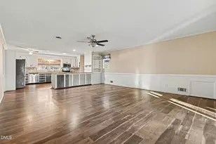 210 E Holt St, Smithfield, NC 27577 - Photo 3