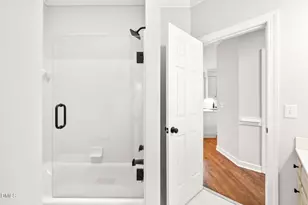 102 Gearrland Ln, Cary, NC 27518 - Photo 27