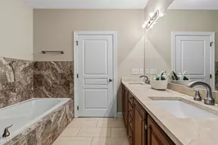 623 Ives Ct, Chapel Hill, NC 27514 - Photo 19