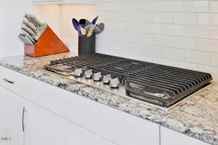 910 Wake Towne Dr, Raleigh, NC 27609 - Photo 7