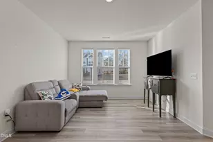 389 Channel Drop Dr, Clayton, NC 27520 - Photo 5