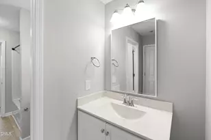 128 Bridge St, Fuquay-Varina, NC 27526 - Photo 9