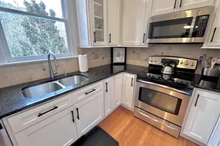 226 Edgewater Cir, Chapel Hill, NC 27516 - Photo 11