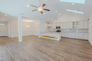 194 Dunvegan Ln, Burlington, NC 27215 - Photo 9