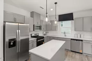 336 Scottsdale Dr, Sanford, NC 27330 - Photo 3