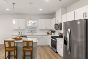 433 Woodbluff Dr, Sanford, NC 27330 - Photo 3