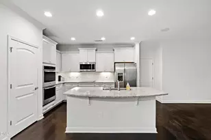 8121 Fieldcrest Ln, Fuquay Varina, NC 27526 - Photo 11