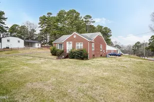 1204 Roanoke Ave, Henderson, NC 27536 - Photo 5