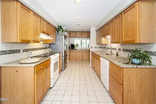 6 Weybridge Pl, Chapel Hill, NC 27517 - Photo 11