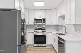 6906 Saxby Ct, Raleigh, NC 27613 - Photo 3