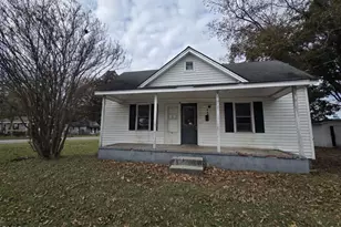 208 S Ethel St, Selma, NC 27576 - Photo 1