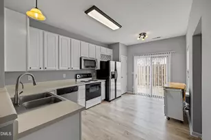 6527 Rossford Ln, Durham, NC 27713 - Photo 11