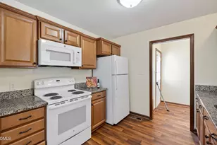 637 Yates Pl, Zebulon, NC 27597 - Photo 7