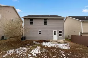 2812 Erinridge Rd, Raleigh, NC 27610 - Photo 5