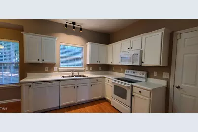 104 Wellspring Drive, Holly Springs, NC 27540 - Photo 5