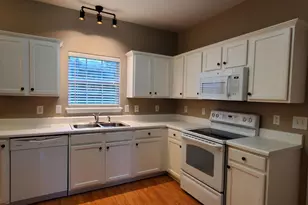 104 Wellspring Dr, Holly Springs, NC 27540 - Photo 5