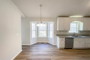 135 Sommerset Dr, Clayton, NC 27520 - Photo 7