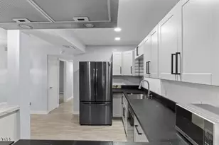 500 Umstead Dr, Chapel Hill, NC 27516 - Photo 5