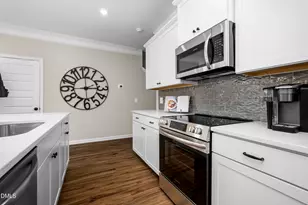 221 Courtside Dr, Dunn, NC 28334 - Photo 9