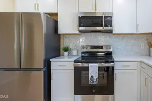 302 S West St, Roseboro, NC 28382 - Photo 5