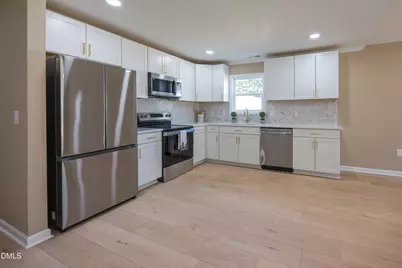 302 S West Street, Roseboro, NC 28382 - Photo 3