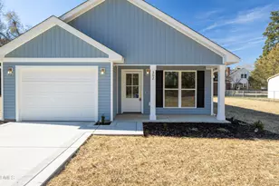 302 S West St, Roseboro, NC 28382 - Photo 1