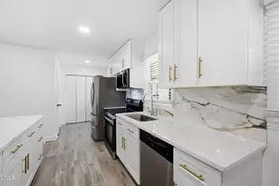 208 Lynnwood Estates Dr, Knightdale, NC 27545 - Photo 5