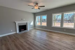 32 Hot Spgs Wy, Benson, NC 27504 - Photo 7