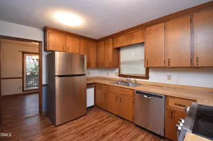 106 Bogue Ct, Cary, NC 27511 - Photo 7