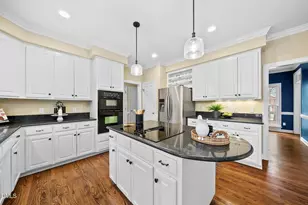 208 Stoneleigh Dr, Cary, NC 27511 - Photo 11