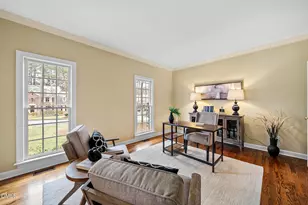 208 Stoneleigh Dr, Cary, NC 27511 - Photo 5