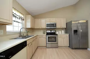 5713 Brandycrest Dr, Raleigh, NC 27610 - Photo 9