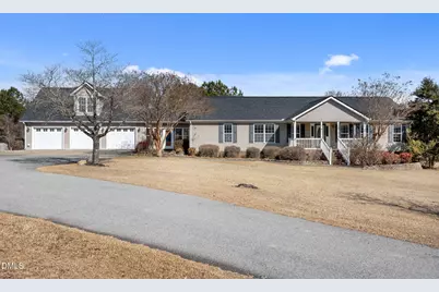 120 Mockingbird Lane, Spring Lake, NC 28390 - Photo 3