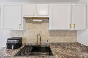 2708 Plainsfield Cir, Raleigh, NC 27610 - Photo 17