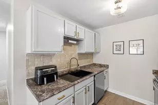 2708 Plainsfield Cir, Raleigh, NC 27610 - Photo 13