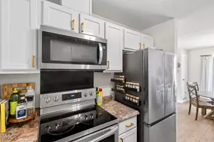 2708 Plainsfield Cir, Raleigh, NC 27610 - Photo 15