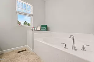 905 Saratoga Dr, Durham, NC 27704 - Photo 15