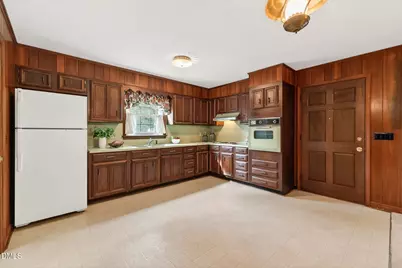 808 Chestnut Drive, Smithfield, NC 27577 - Photo 7