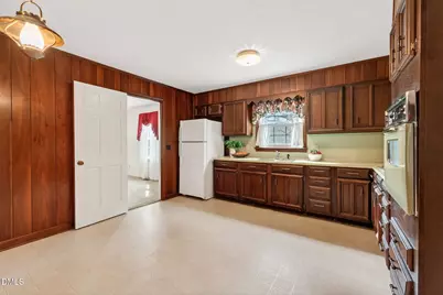 808 Chestnut Drive, Smithfield, NC 27577 - Photo 9