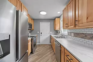 3398 Meadowlark Rd, Dunn, NC 28334 - Photo 9