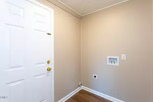 209 N Washington Ave, Dunn, NC 28334 - Photo 11