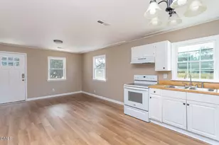 209 N Washington Ave, Dunn, NC 28334 - Photo 9