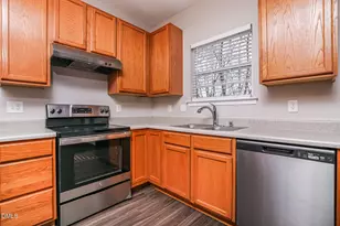 3041 Buttonwood Ln, Clayton, NC 27520 - Photo 7